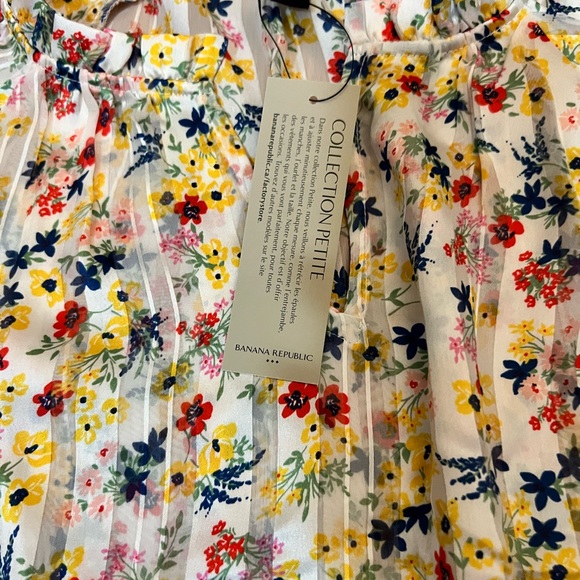 Banana Republic Flowy Flowered Blouse - Picture 3 of 7